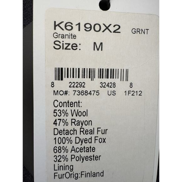 St. John poncho cape with fur collar size Medium NWT - Picture 16 of 16